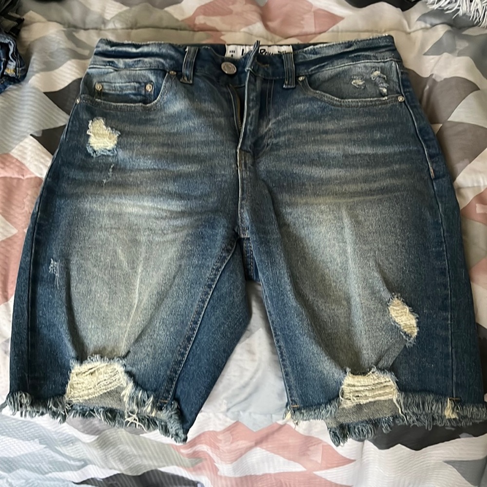Barely worn capri denim jeans!